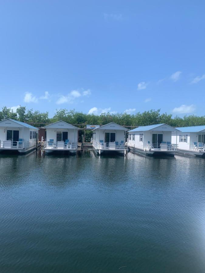 Aqua Lodges At Hurricane Hole Marina Stock Island Εξωτερικό φωτογραφία